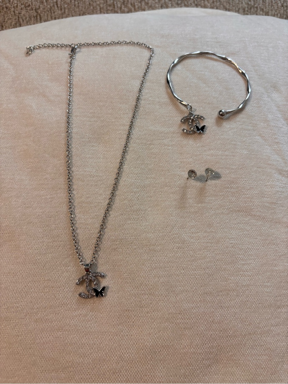 *Fashion* Silver Crystal like-CC Pendant Necklace and Bracelet Set